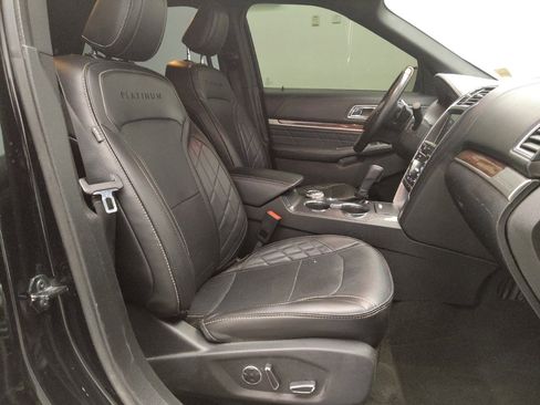 Used 2018 Ford Explorer Platinum image 21