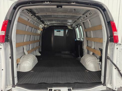 Used 2024 GMC Savana 2500 w/ Driver Convenience Package image 26