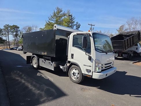 Used 2024 Isuzu NPR RWD image 3