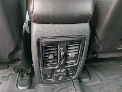 Used 2021 Jeep Grand Cherokee Trailhawk w/ Trailhawk Luxury Group AWD/4WD image 28
