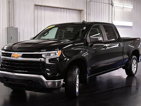 Used 2023 Chevrolet Silverado 1500 LT w/ Protection Package image 3