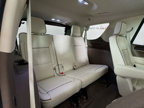 Used 2022 GMC Yukon Denali w/ Denali Premium Package image 34