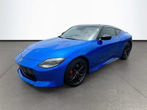 Certified 2024 Nissan Z Performance w/ Floor Mat Package RWD image 3