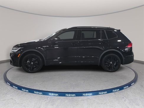 Used 2024 Volkswagen Tiguan SE R-Line image 9