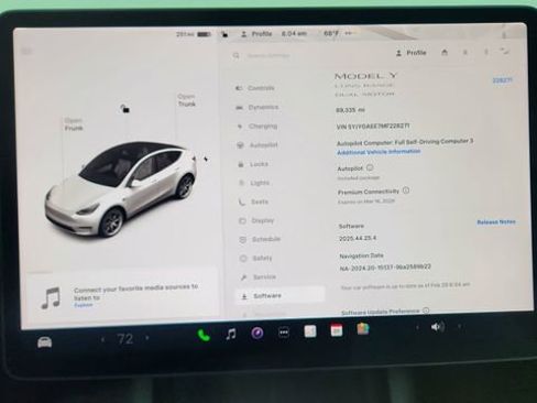 Used 2021 Tesla Model Y Long Range image 39