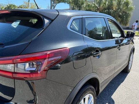 Used 2021 Nissan Rogue Sport S image 13