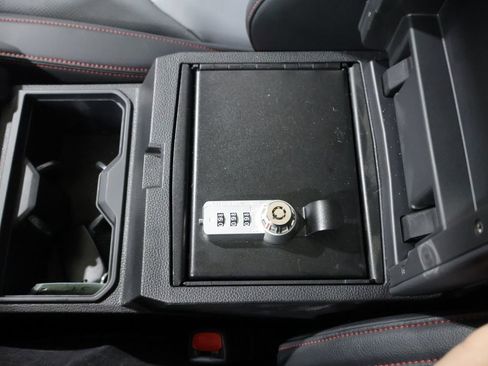 Used 2025 Toyota Tacoma TRD Pro AWD/4WD image 31