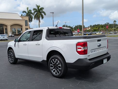 Used 2023 Ford Maverick Lariat FWD image 4