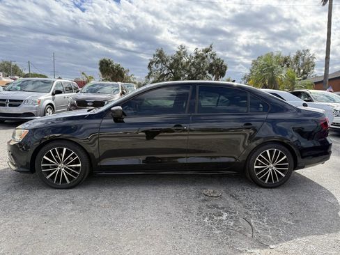 Used 2016 Volkswagen Jetta Sport image 4