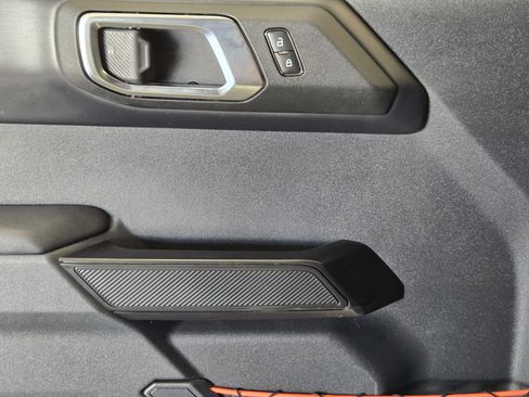 Certified 2025 Ford Bronco Raptor w/ Interior Carbon Fiber Pack AWD/4WD image 24