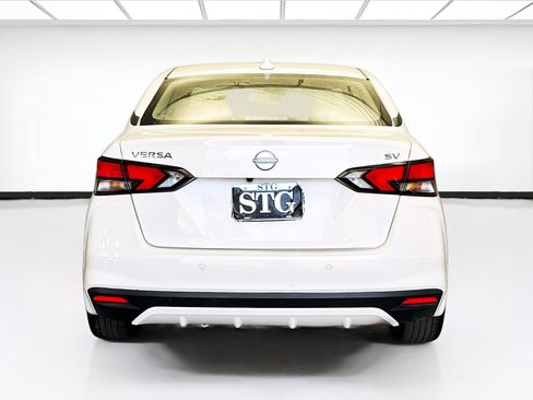 Used 2024 Nissan Versa SV w/ Trunk Package image 5