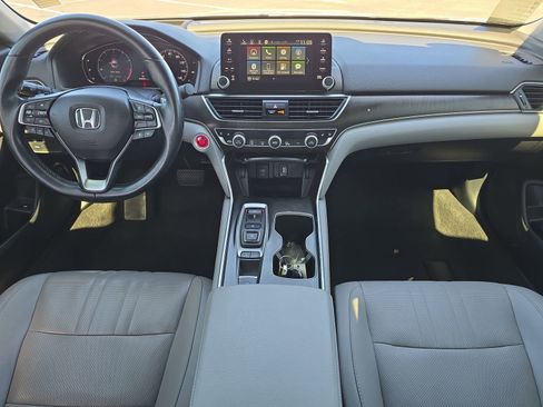 Used 2020 Honda Accord Touring image 8
