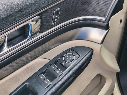 Used 2018 Ford Explorer XLT w/ Equipment Group 202A image 19