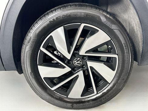 Used 2025 Volkswagen Atlas SE image 11