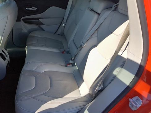 Used 2021 Jeep Cherokee Latitude Lux w/ Comfort/Convenience Group image 20