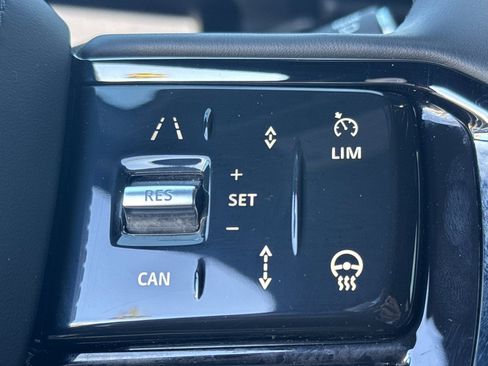 Used 2026 Land Rover Range Rover Velar S image 29