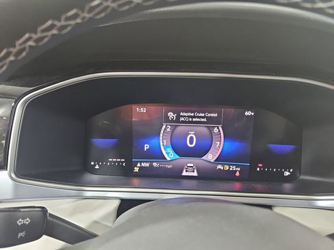 New 2026 Volkswagen Taos SE FWD image 15