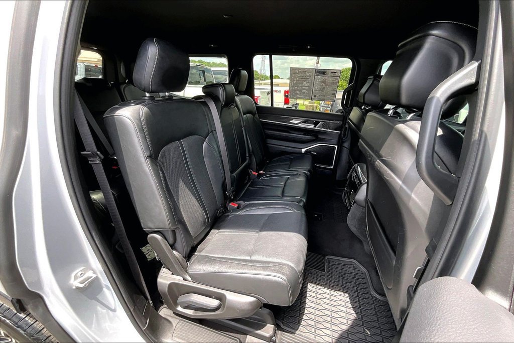 Used 2022 Jeep Wagoneer Series III RWD image 27