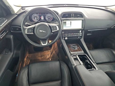 Used 2019 Jaguar F-PACE Prestige image 19