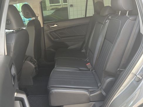 Certified 2023 Volkswagen Tiguan SE FWD image 16