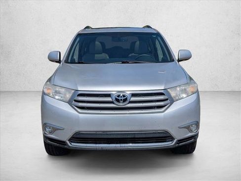 Used 2012 Toyota Highlander Limited w/ Tow Pkg AWD/4WD image 2