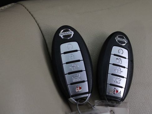 Certified 2020 Nissan Pathfinder Platinum image 33