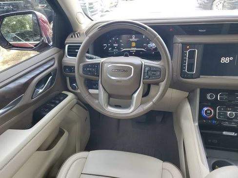 Used 2024 GMC Yukon XL Denali w/ Denali Reserve Package RWD image 12