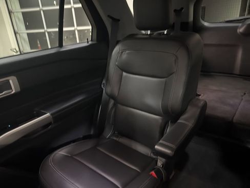 Certified 2022 Ford Explorer XLT w/ Equipment Group 202A image 15
