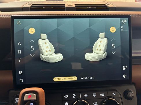 Used 2026 Land Rover Defender 110 image 31