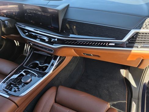 Used 2023 BMW X7 M60i image 31