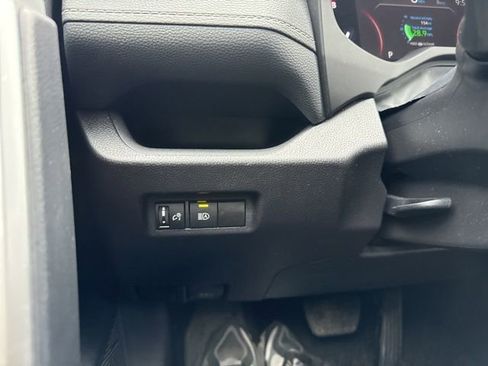 Used 2025 Toyota RAV4 XLE image 21