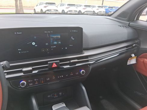 New 2026 Kia Sportage SX FWD image 9
