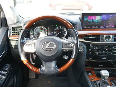 Used 2016 Lexus LX 570 4WD image 18
