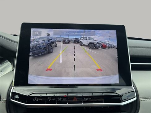 New 2026 Jeep Compass Latitude image 26