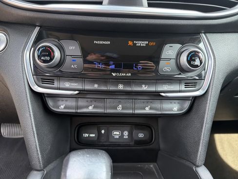 Used 2020 Hyundai Santa Fe Limited FWD image 16