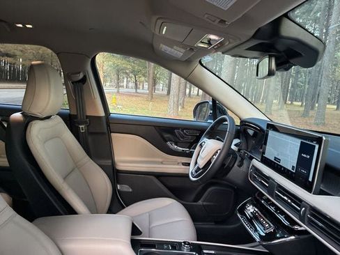 New 2026 Lincoln Corsair Premiere image 23