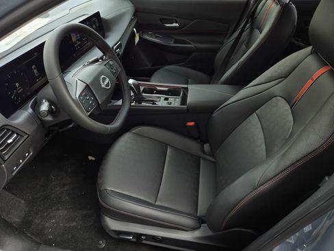 New 2026 Nissan Sentra SR w/ SR Premium Package FWD image 19