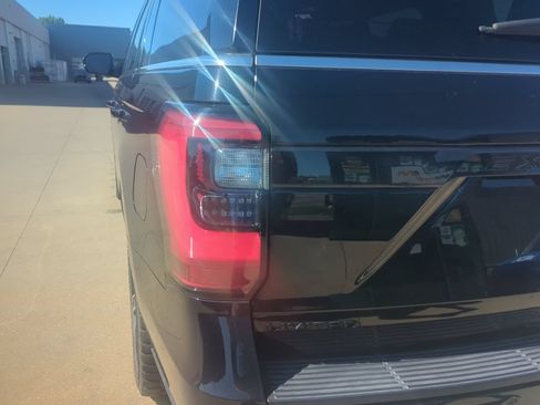 Used 2019 Ford Expedition Limited w/ Equipment Group 303A AWD/4WD image 7