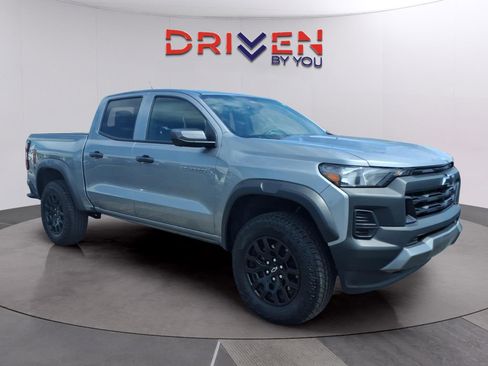 Used 2025 Chevrolet Colorado Trail Boss AWD/4WD image 7