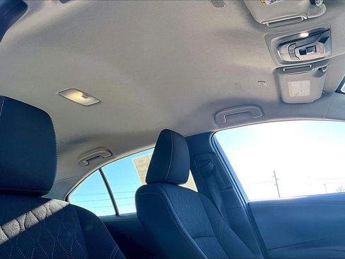 Used 2024 Toyota Corolla LE image 29