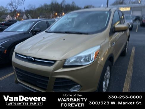 Used 2014 Ford Escape SE image 1