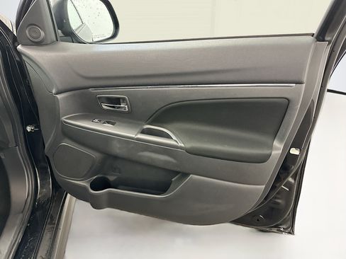 Used 2024 Mitsubishi Outlander Sport ES AWD/4WD image 32