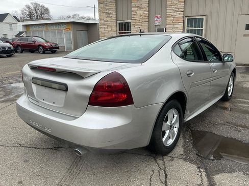 Used 2006 Pontiac Grand Prix w/ Preferred Package image 3