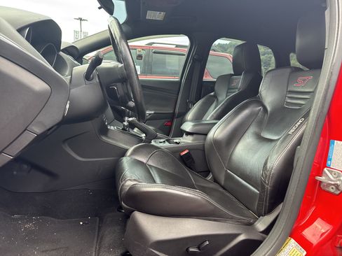 Used 2014 Ford Focus ST w/ Equipment Group 202A FWD image 12