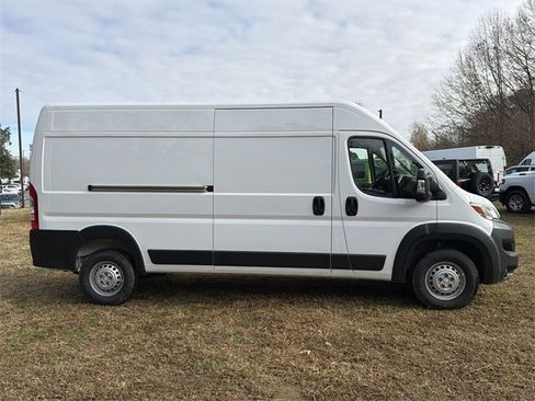 New 2026 RAM ProMaster 2500 w/ Convenience Group image 12