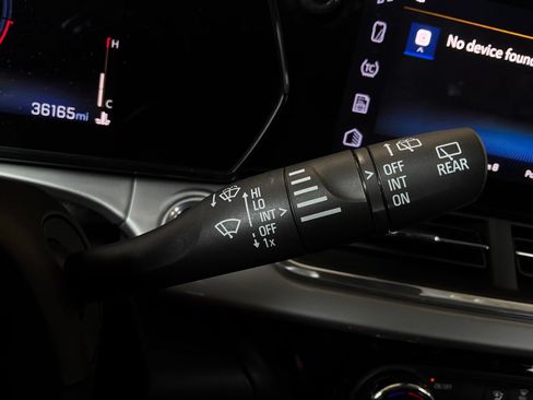Used 2025 Chevrolet Trax LT FWD image 35