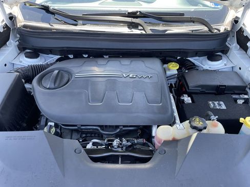 Used 2021 Jeep Cherokee Latitude Lux 80th Anniv w/ Quick Order Package 26U 80TH image 15