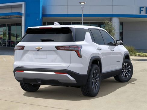 New 2026 Chevrolet Equinox LT image 4