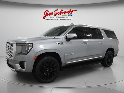 Used 2024 GMC Yukon XL Denali image 2
