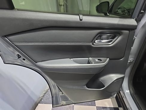 Used 2024 Nissan Rogue SL w/ SL Premium Package AWD/4WD image 12